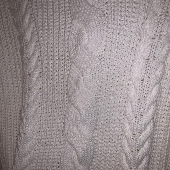 Chunky Cable Knit Oversized Turtleneck - Picture 3 of 3